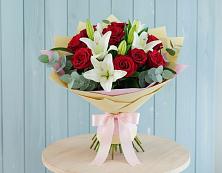 Букет цветов из:  Лилии и Розы #REPLACE_PRED# Первомайском Тульской области