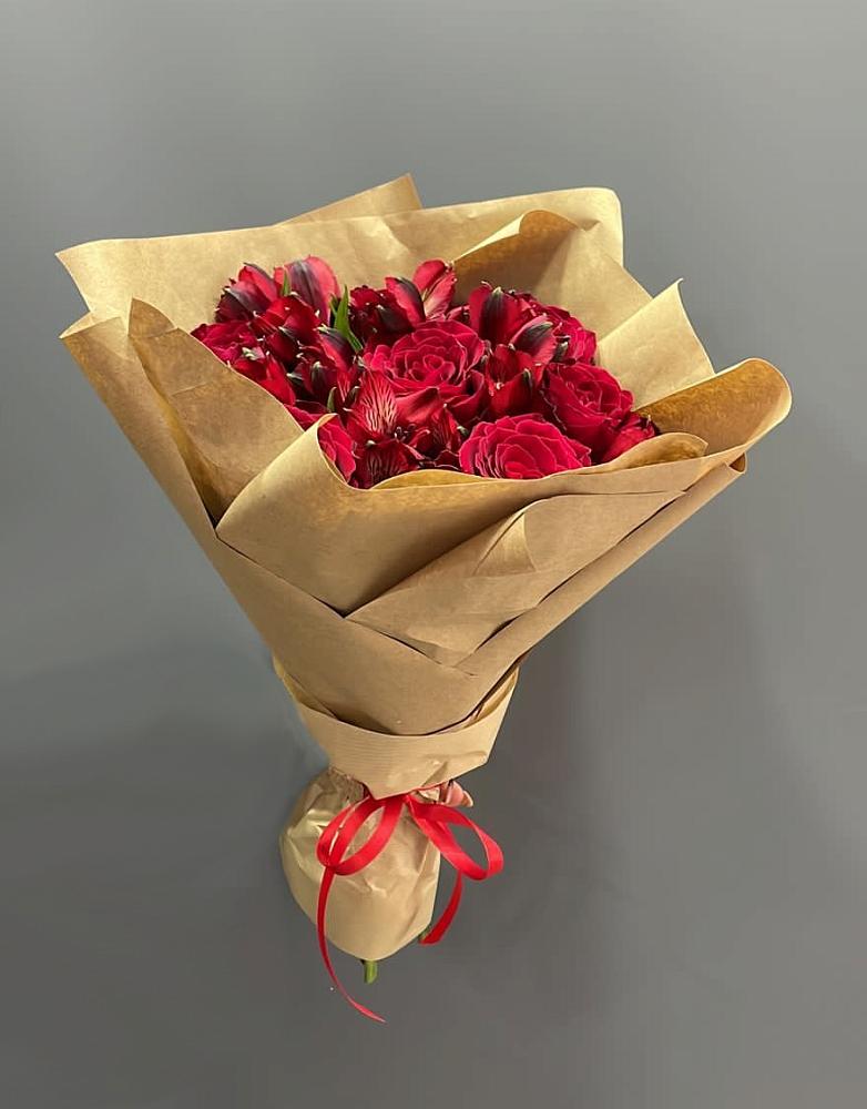 Букет цветов из: Альстромерии и Розы в Первомайском Тульской области