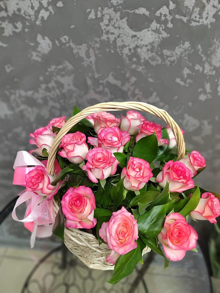 Цветочная композиция из Розы в корзине в Первомайском Тульской области