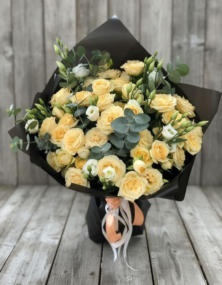 Букет цветов из: Розы и Лизиантусы в Первомайском Тульской области