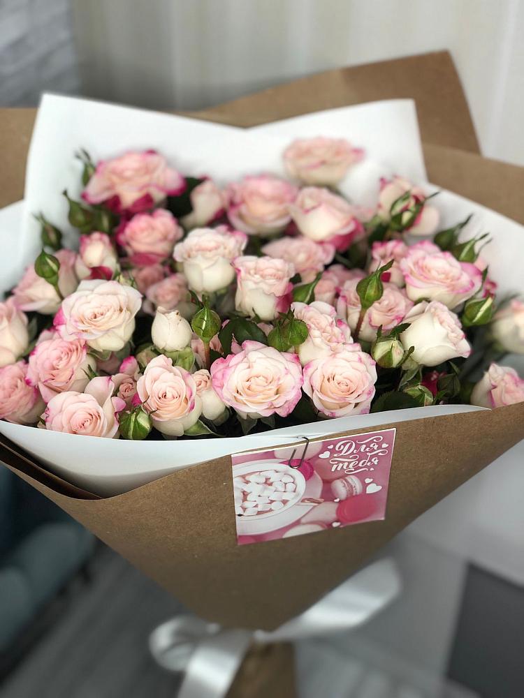 Букет цветов из: Розы в Первомайском Тульской области