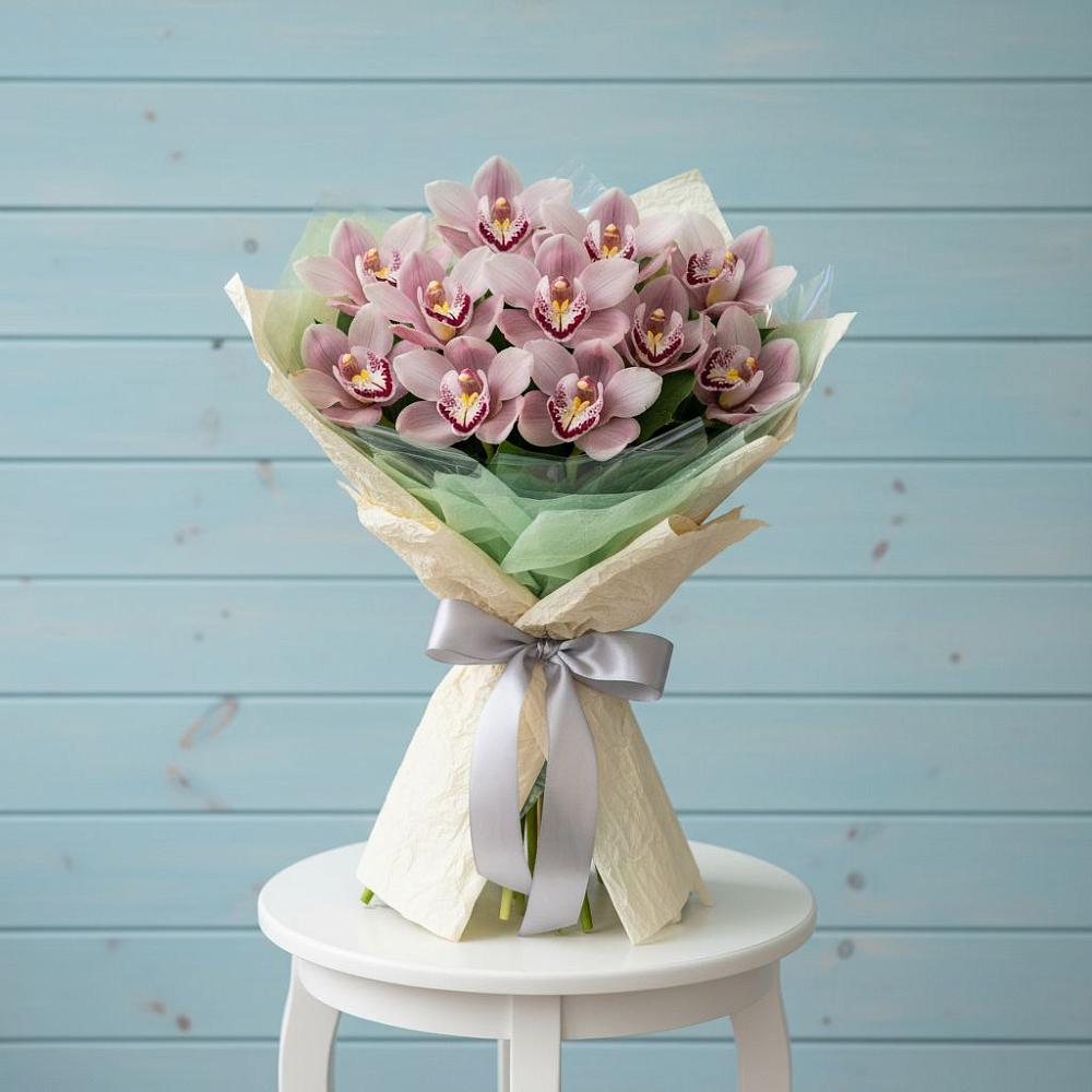 Букет цветов из: Орхидеи и Розы в Первомайском Тульской области