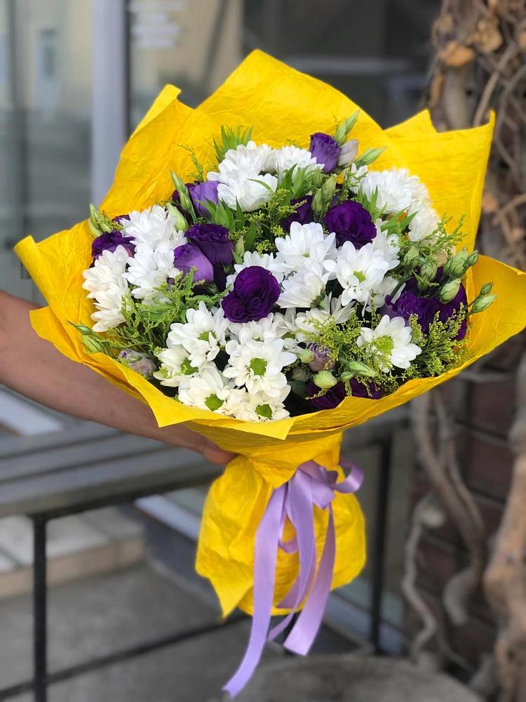 Букет цветов из: Ирисы, Хризантемы и Ромашки в Первомайском Тульской области