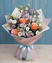 Букет цветов из:  Лизиантусы, Розы, Альстромерии и Гипсофила в Первомайском Тульской области