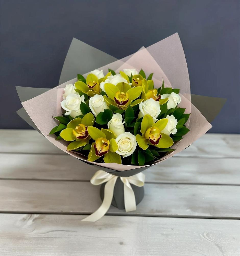 Букет цветов из: Орхидеи и Розы в Первомайском Тульской области