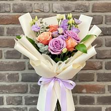 Букет цветов из:  Лизиантусы и Розы #REPLACE_PRED# Первомайском Тульской области