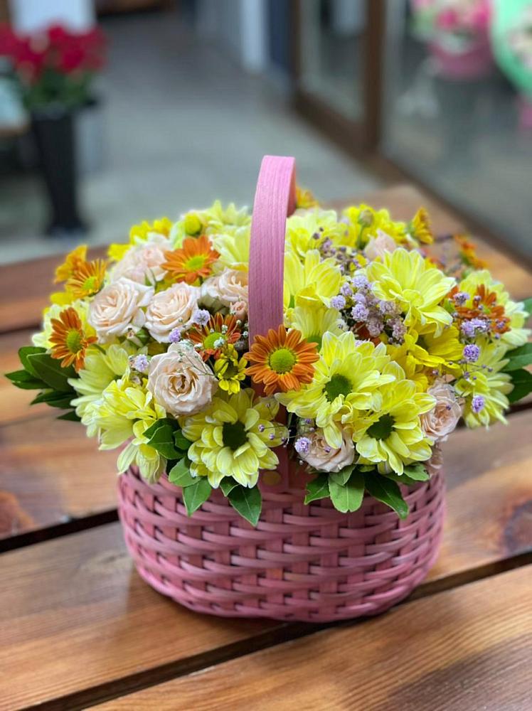 Цветочная композиция из Хризантемы и Розы в корзине в Первомайском Тульской области