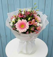 Букет цветов из:  Герберы, Альстромерии и Лизиантусы #REPLACE_PRED# Первомайском Тульской области