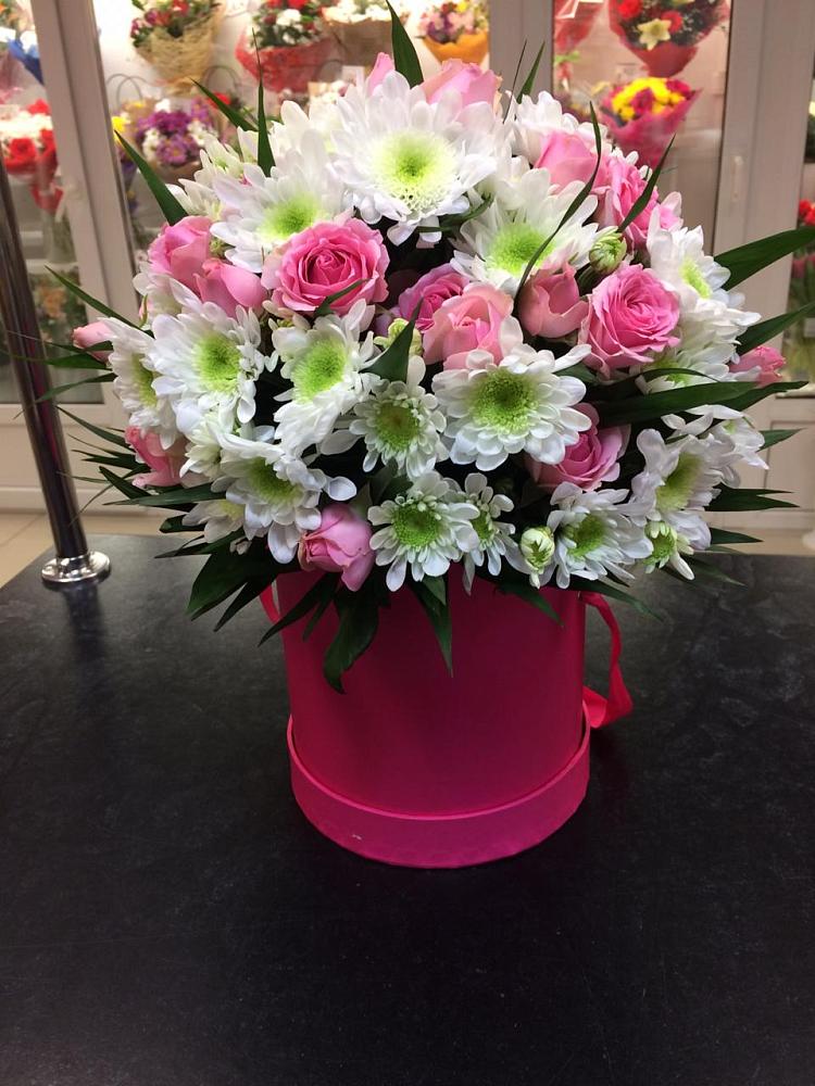 Цветочная композиция из Розы и Хризантемы в шляпной коробке в Первомайском Тульской области