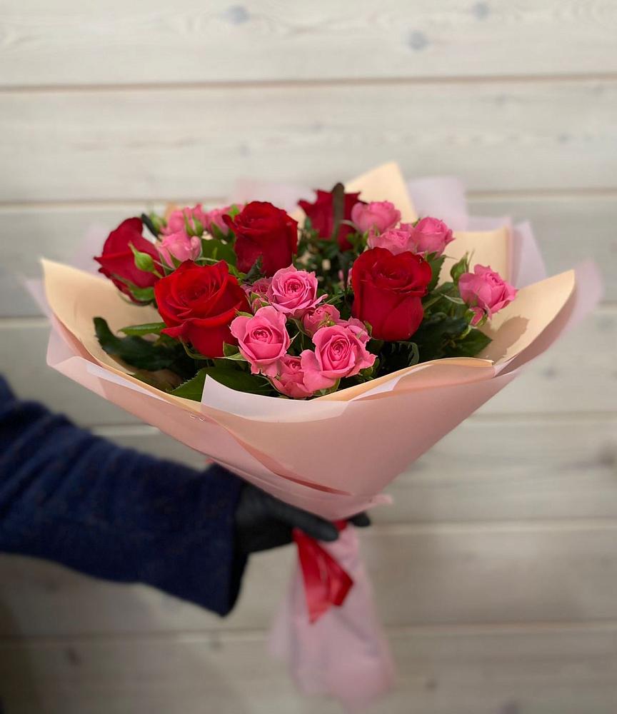Букет цветов из: Розы в Первомайском Тульской области