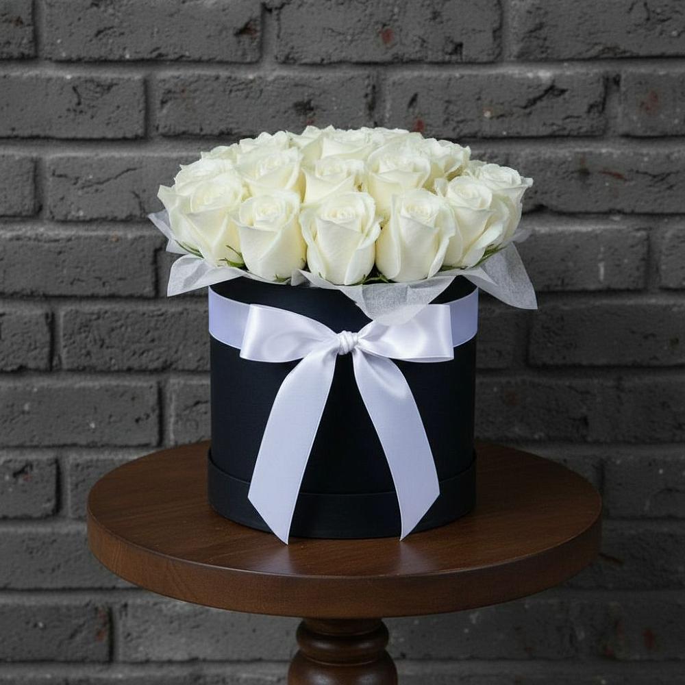 Цветочная композиция из Розы в шляпной коробке в Первомайском Тульской области