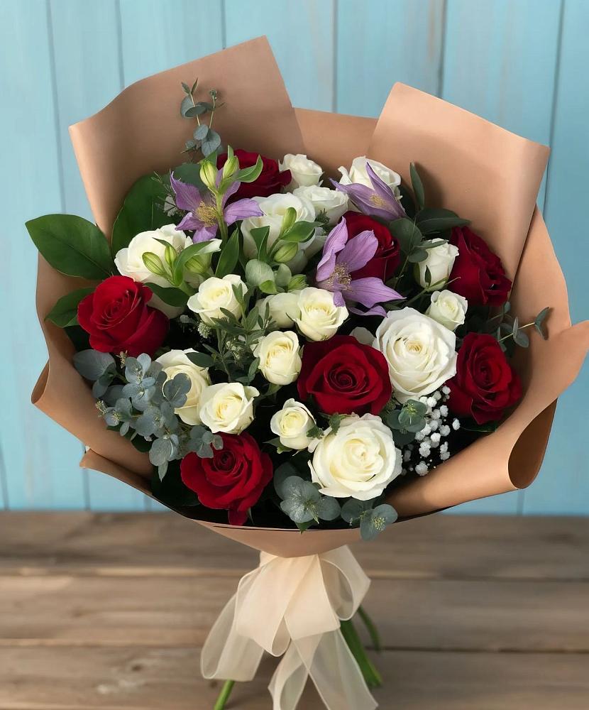 Букет цветов из: Розы и Альстромерии в Первомайском Тульской области