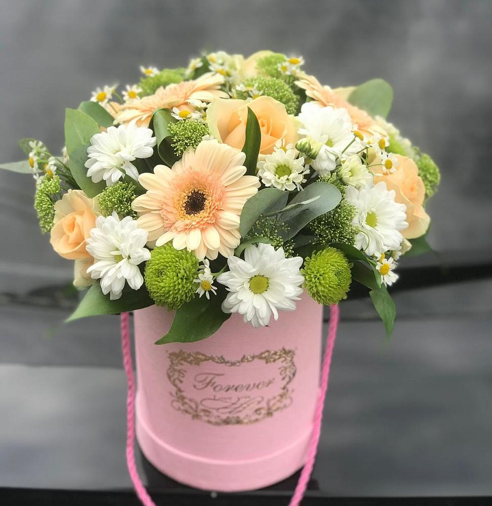 Цветочная композиция из Розы, Герберы и Хризантемы в шляпной коробке в Первомайском Тульской области