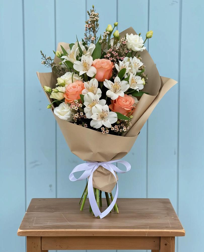 Букет цветов из: Альстромерии, Лизиантусы, Розы и Хризантемы в Первомайском Тульской области
